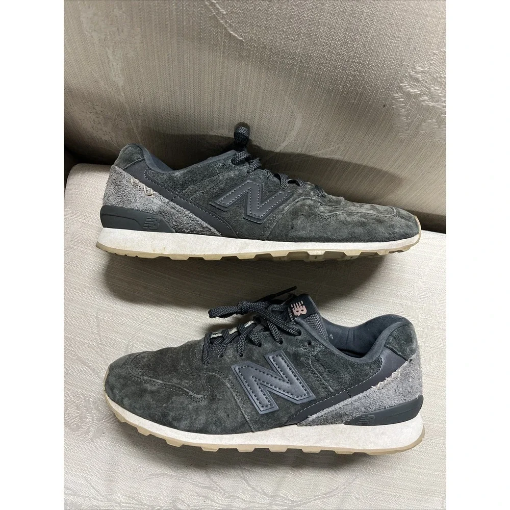 New Balance NB 696 Suede Gray Women's Sz US 7.5 B Athletic Running Shoes - Picture 2 of 16